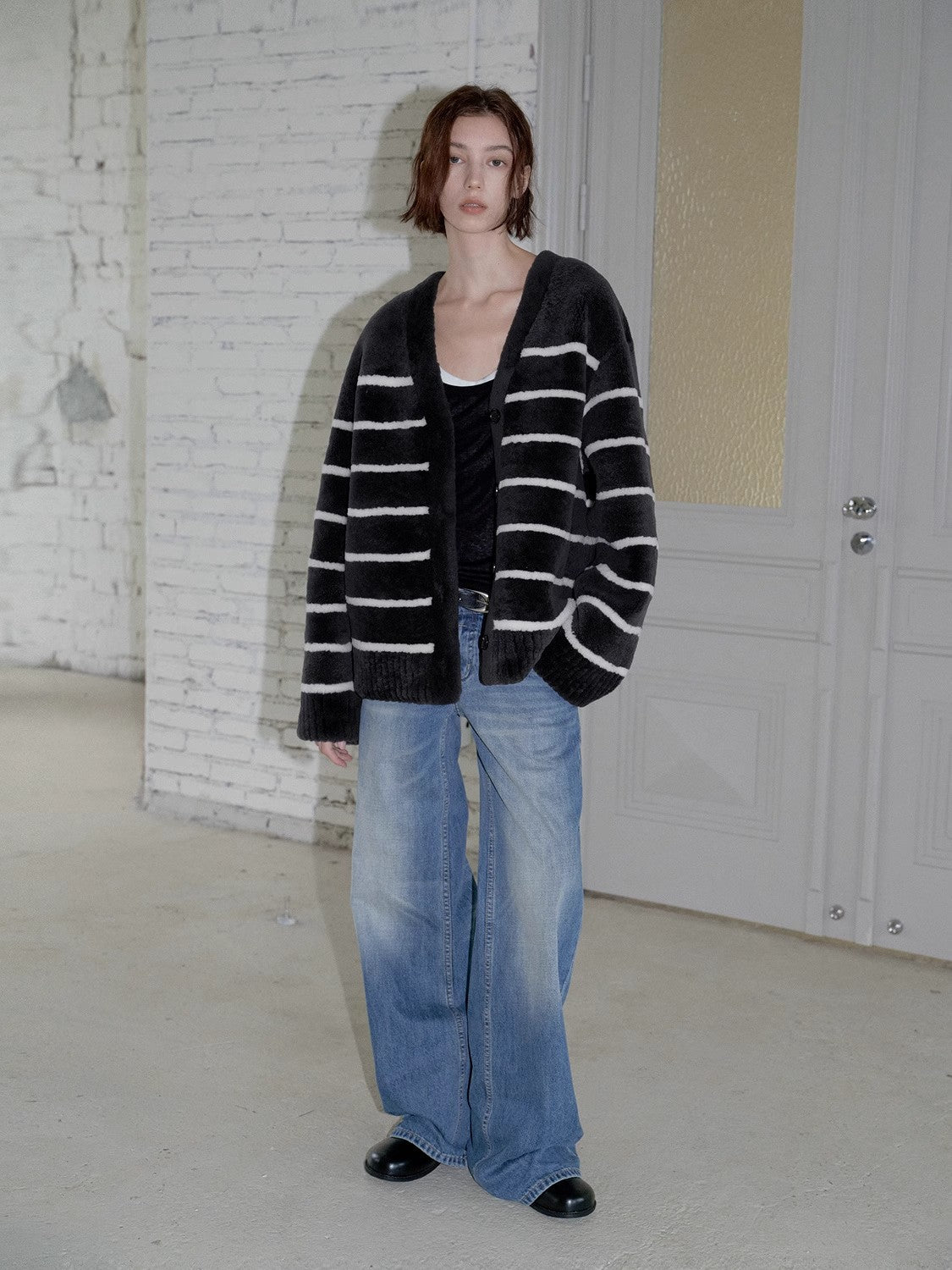 Vitality Girl Classic Simple Versatile Striped Splicing V-neck Drop Shoulder Merino Sheepskin Coat-2