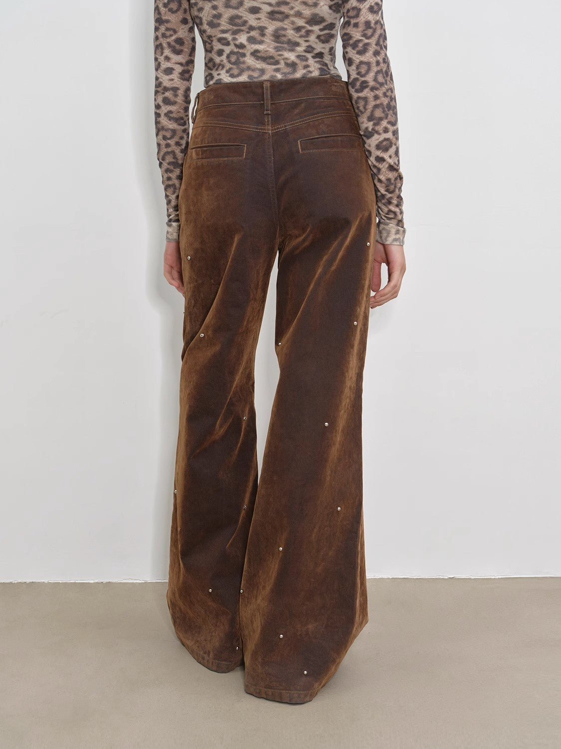 "Black Coffee" Fashionable Retro Casual Flocked Rivets Soft Layered Mid-Low Rise Jeans-4