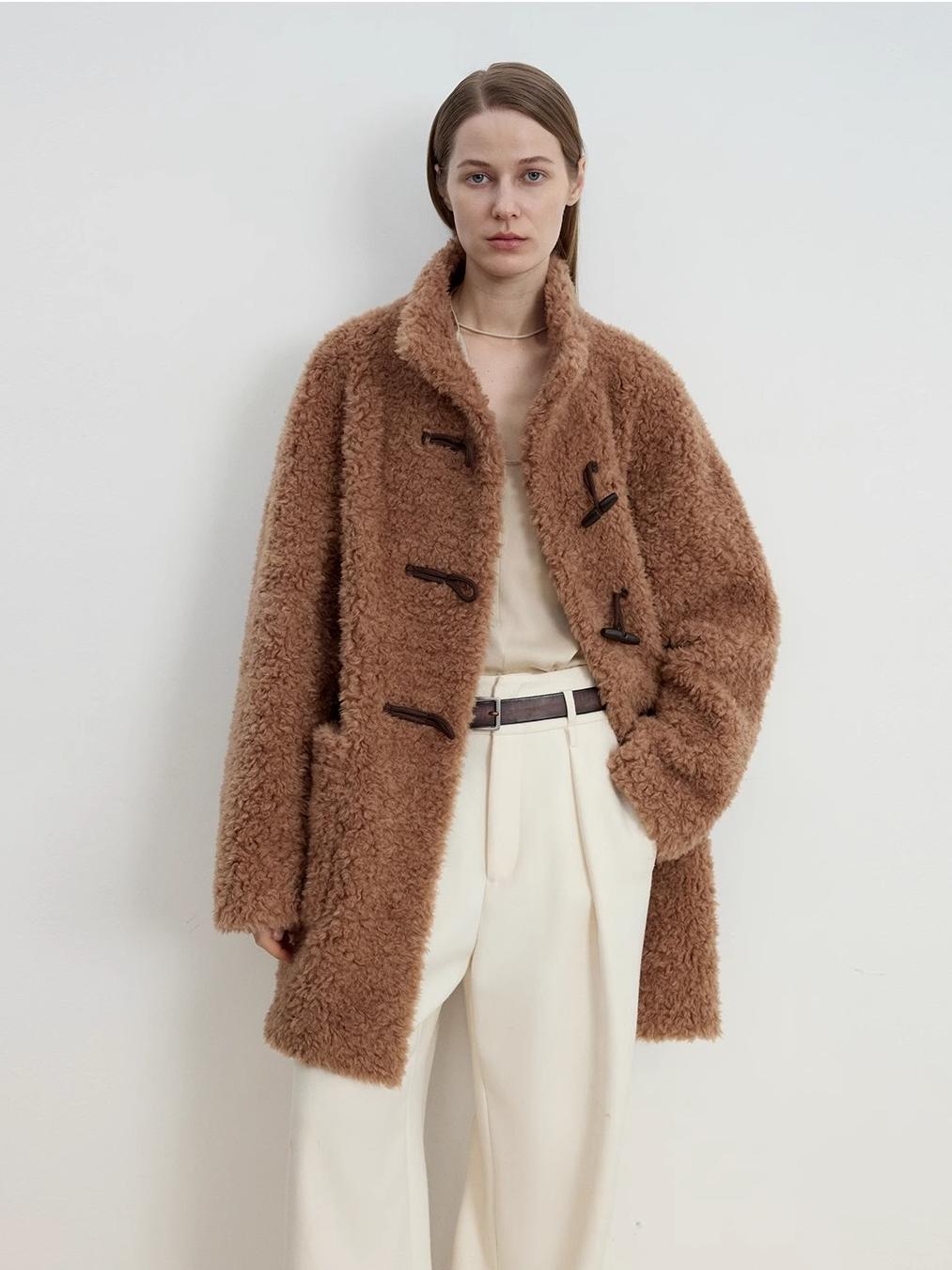 Light and wandering imported Lagon style curly shearling velvet stick button stand collar jacket-3