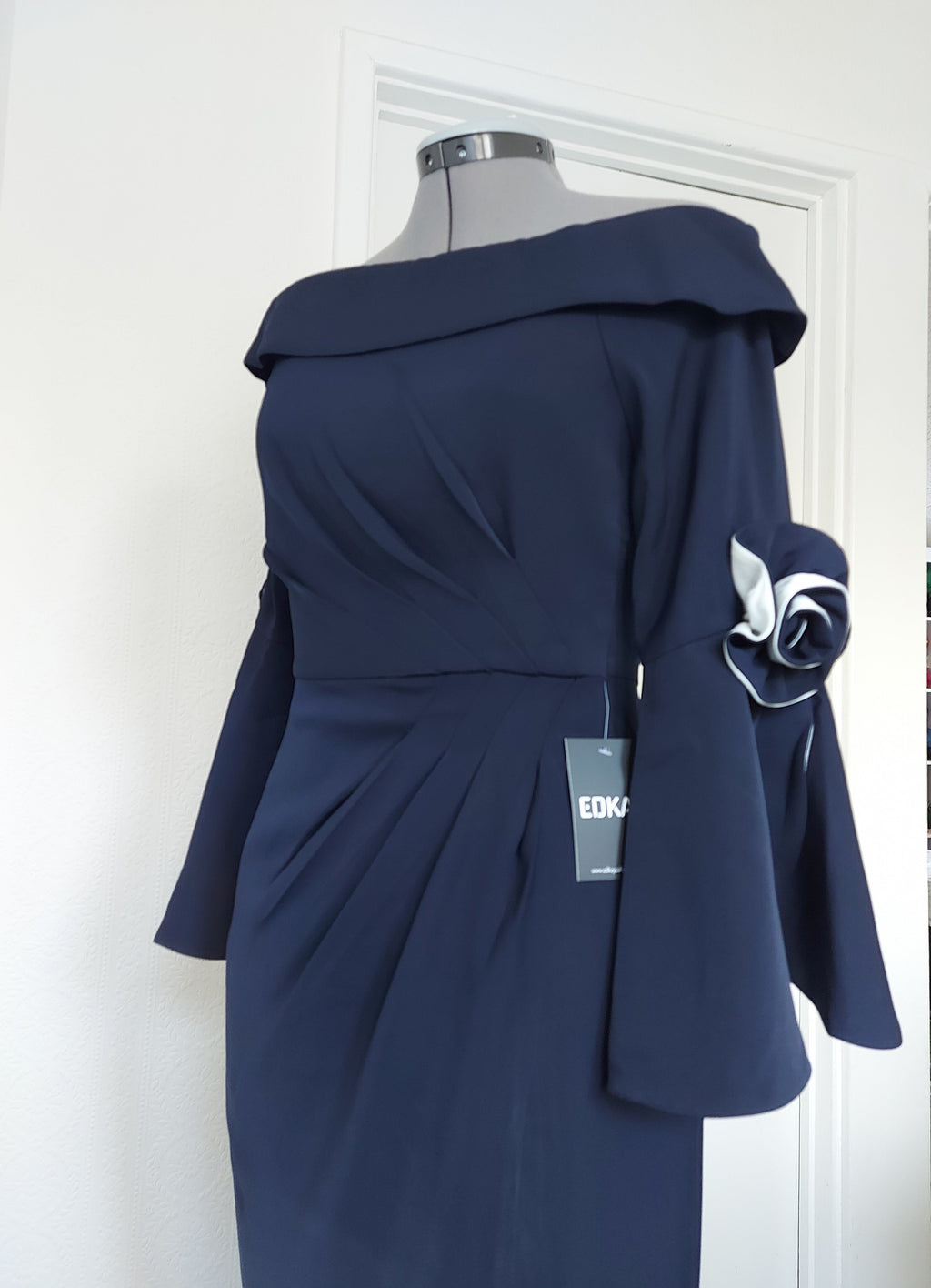 Navy blue contrast trumpet sleeves off-shoulder dress-1