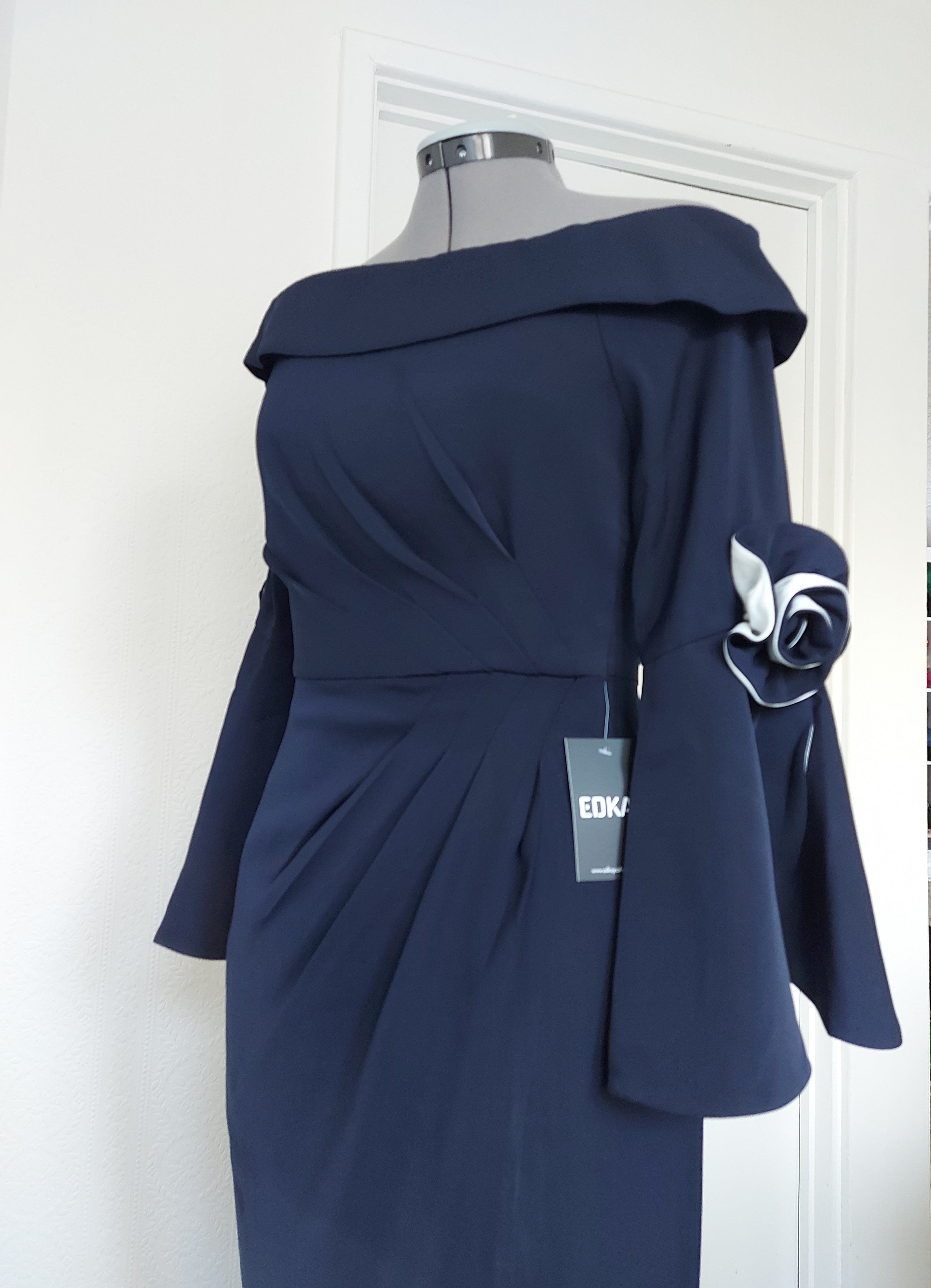 Navy blue contrast trumpet sleeves off-shoulder dress-1