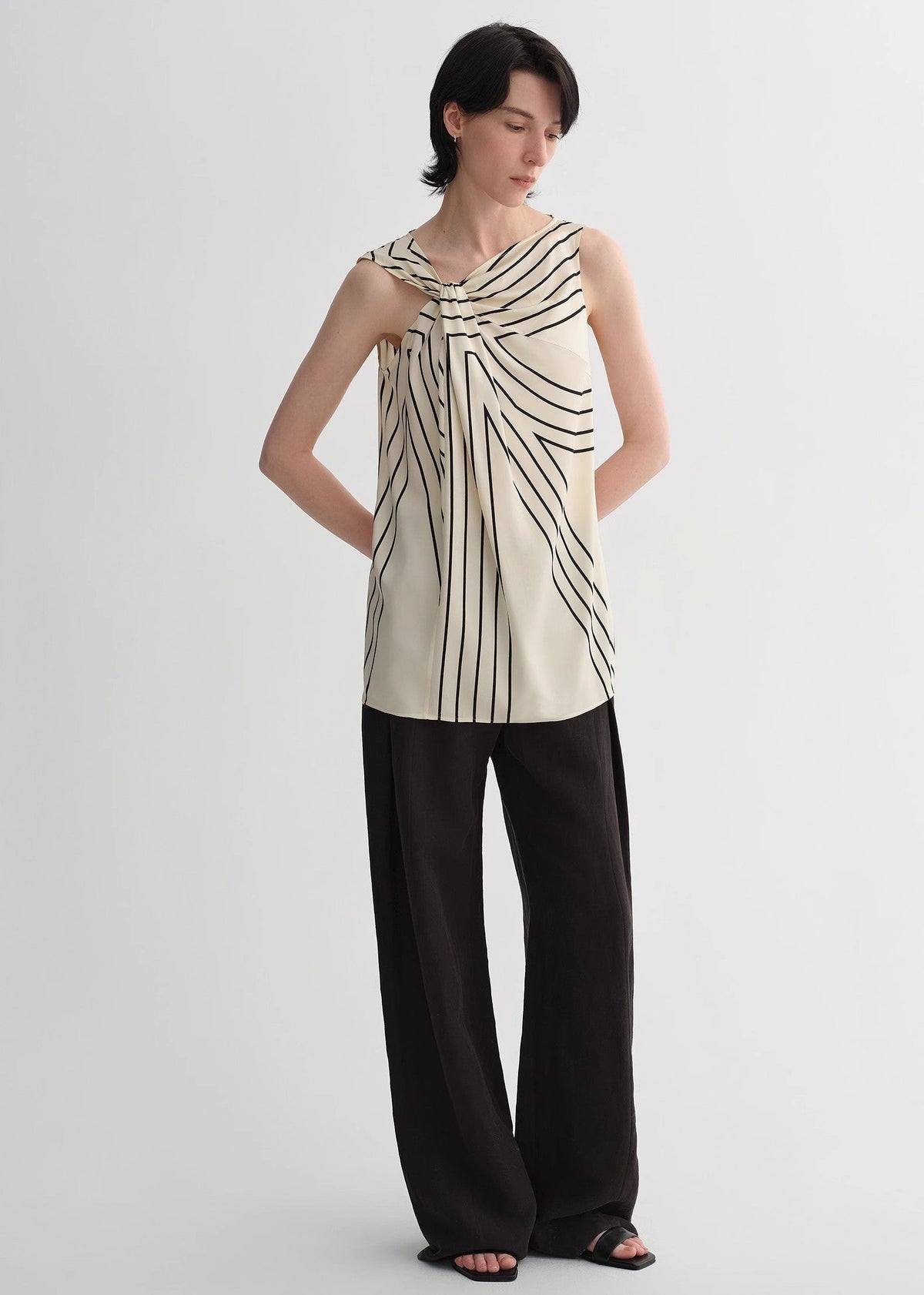 Elastic silk twisted collar original geometric print slim fit multi-occasion T-shirt sleeveless vest for women-0