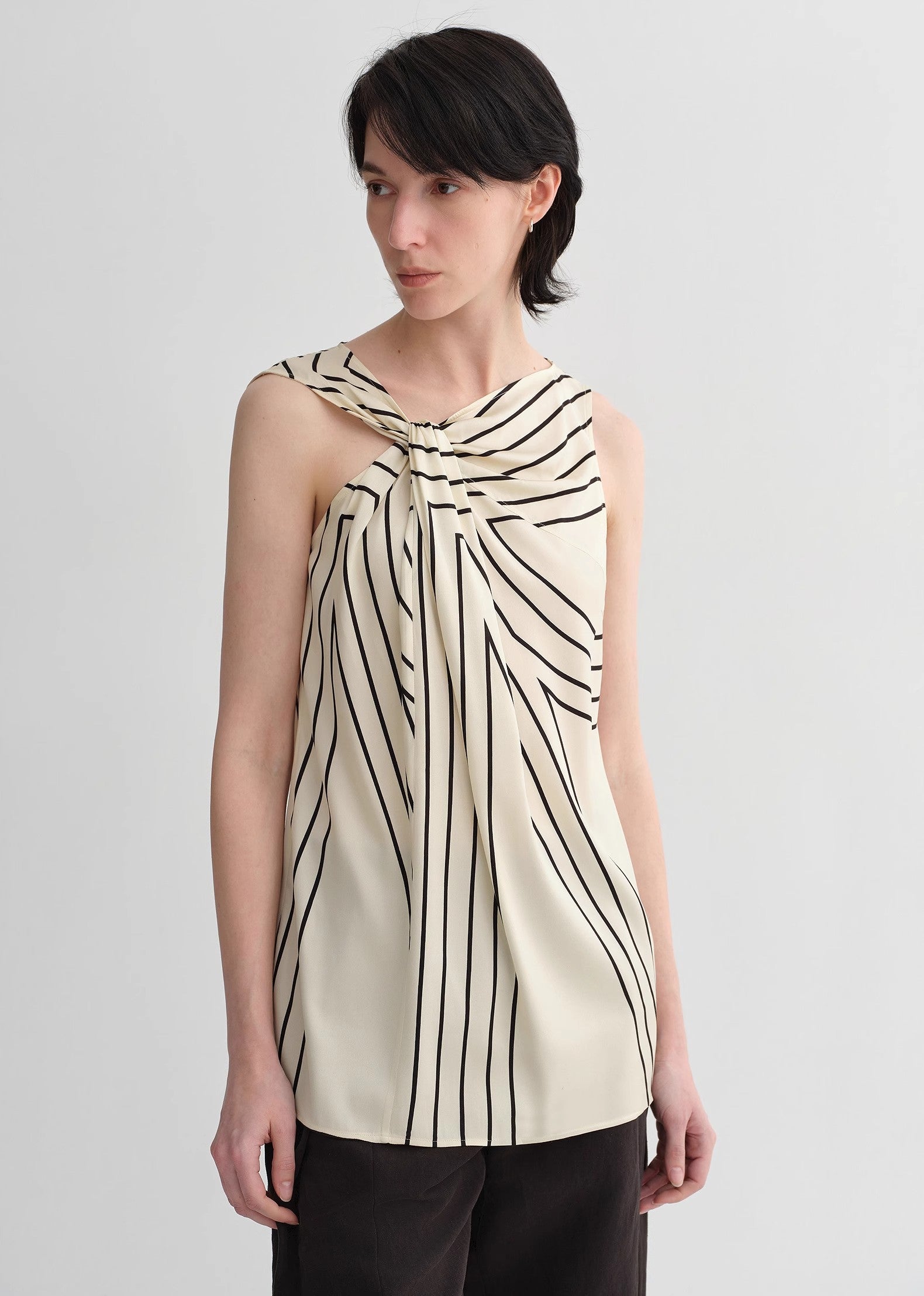 Elastic silk twisted collar original geometric print slim fit multi-occasion T-shirt sleeveless vest for women-1