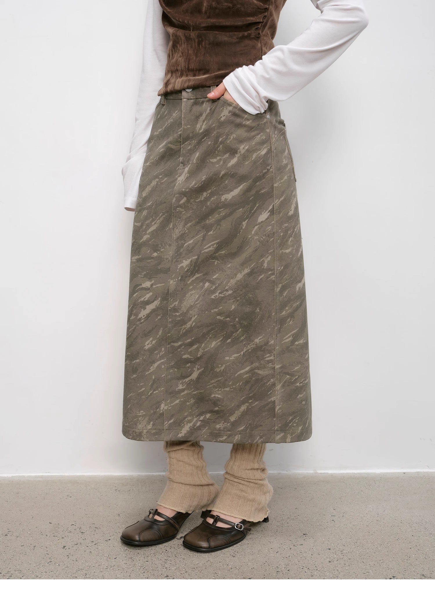 "Thousand Layers of Echoes" Chenille Original Print Camouflage Retro Distressed Straight Mid-Waist Skirt-4