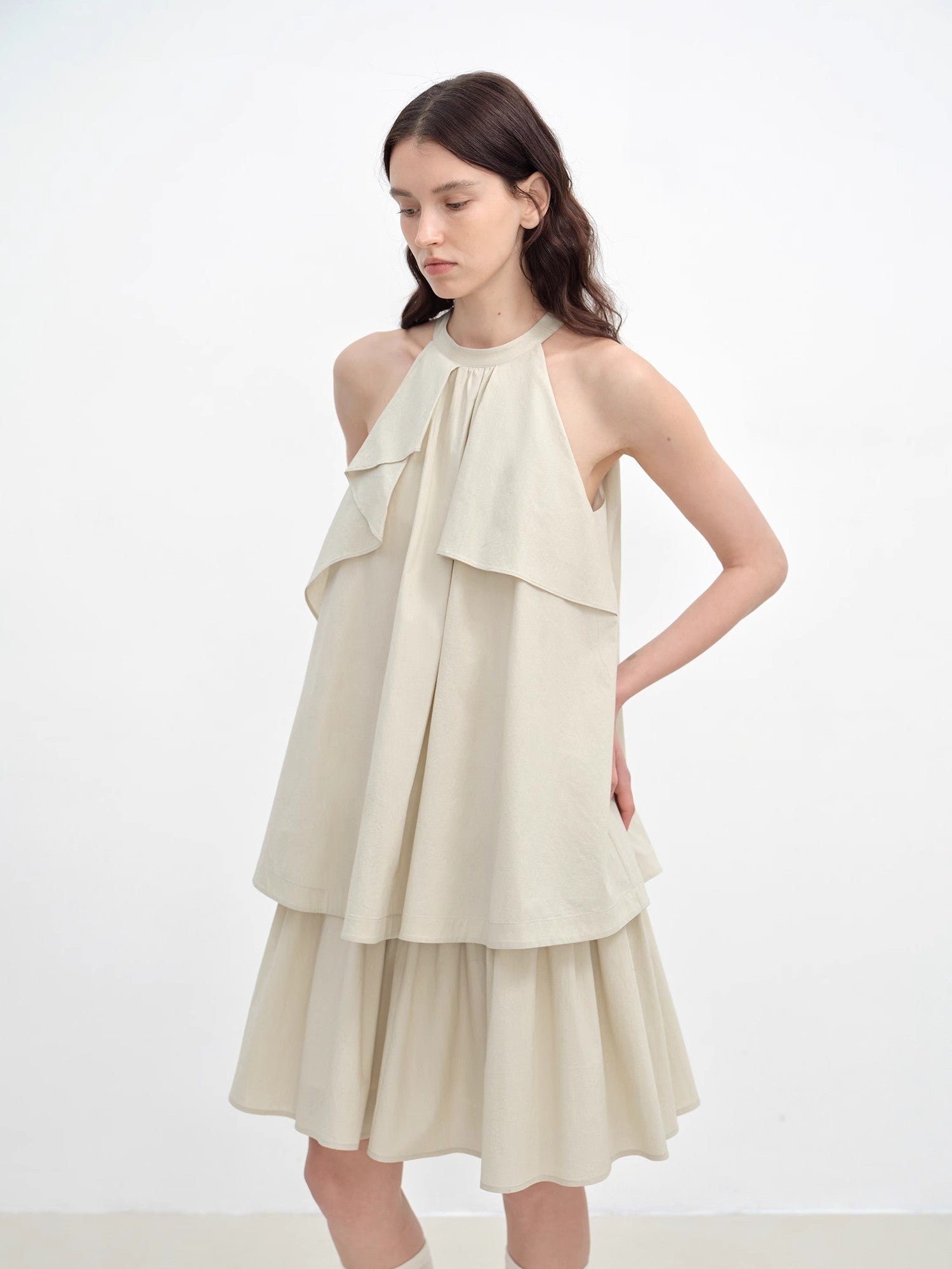 "Floating Island Manor" small stand-up collar design asymmetrical halter dress-4