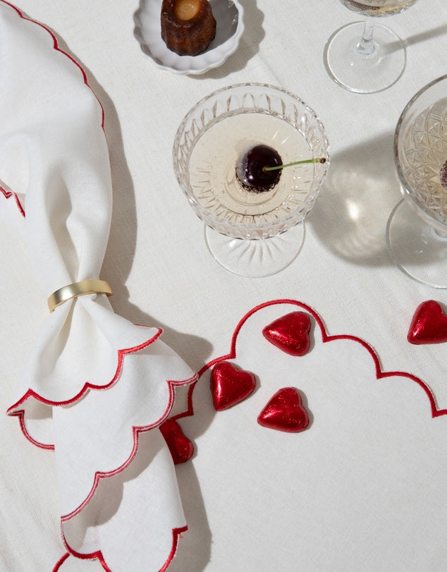 Linen Table Placemat and Napkins Set with Embroidered Scalloped Edges-0