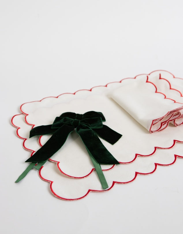 Linen Table Placemat and Napkins Set with Embroidered Scalloped Edges-3