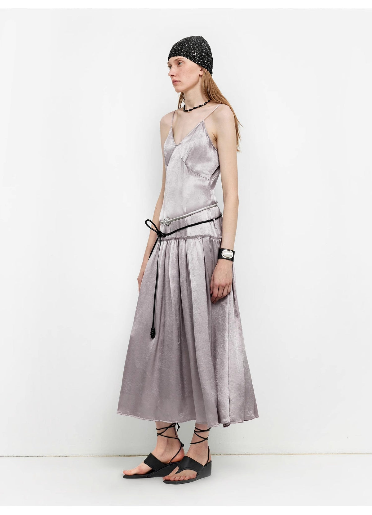 "Girls' Letterhead" Luxurious and light, glossy and silky 100% acetate low-waisted long suspender dress-4