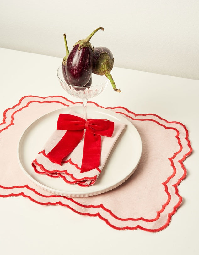 Linen Table Placemat and Napkins Set with Embroidered Scalloped Edges-2
