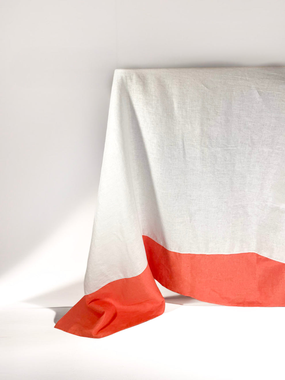 White with Georgia Peach Linen Table Cloth-0