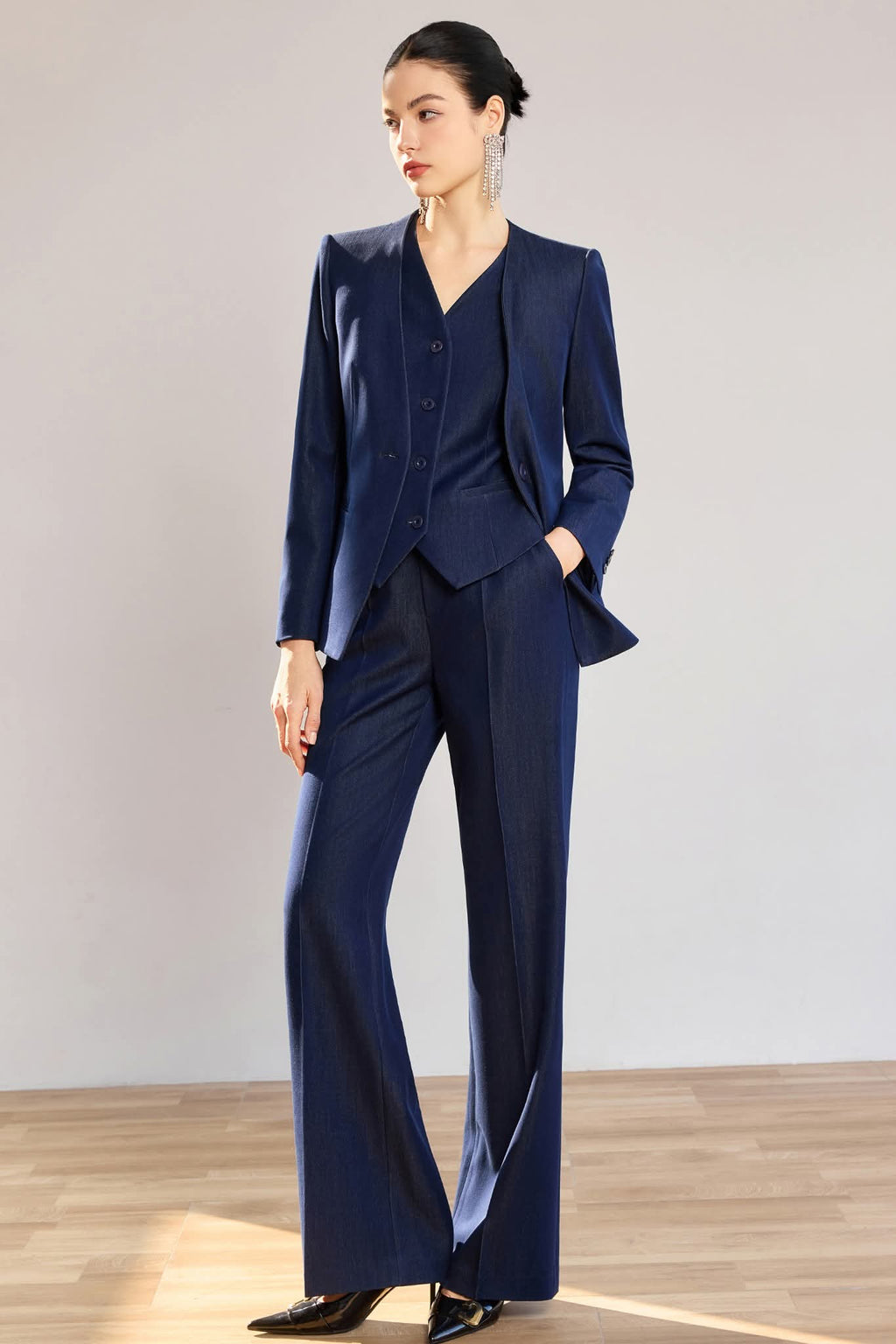 The Kensington Three-Piece Collar-Free Suit – Navy-3