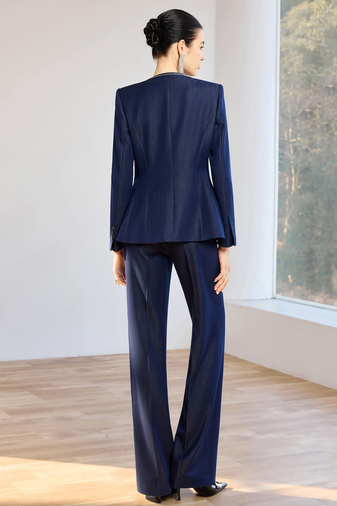 The Kensington Three-Piece Collar-Free Suit – Navy-4