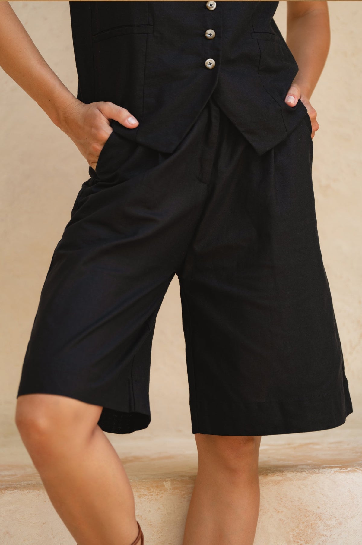 Faro Bermuda Linen Shorts-3