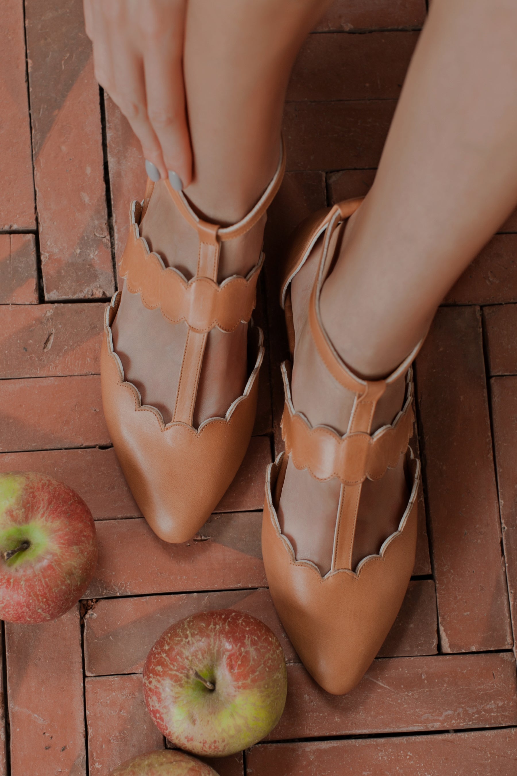 Gardenia Scalloped Pointed Toe Flats-0
