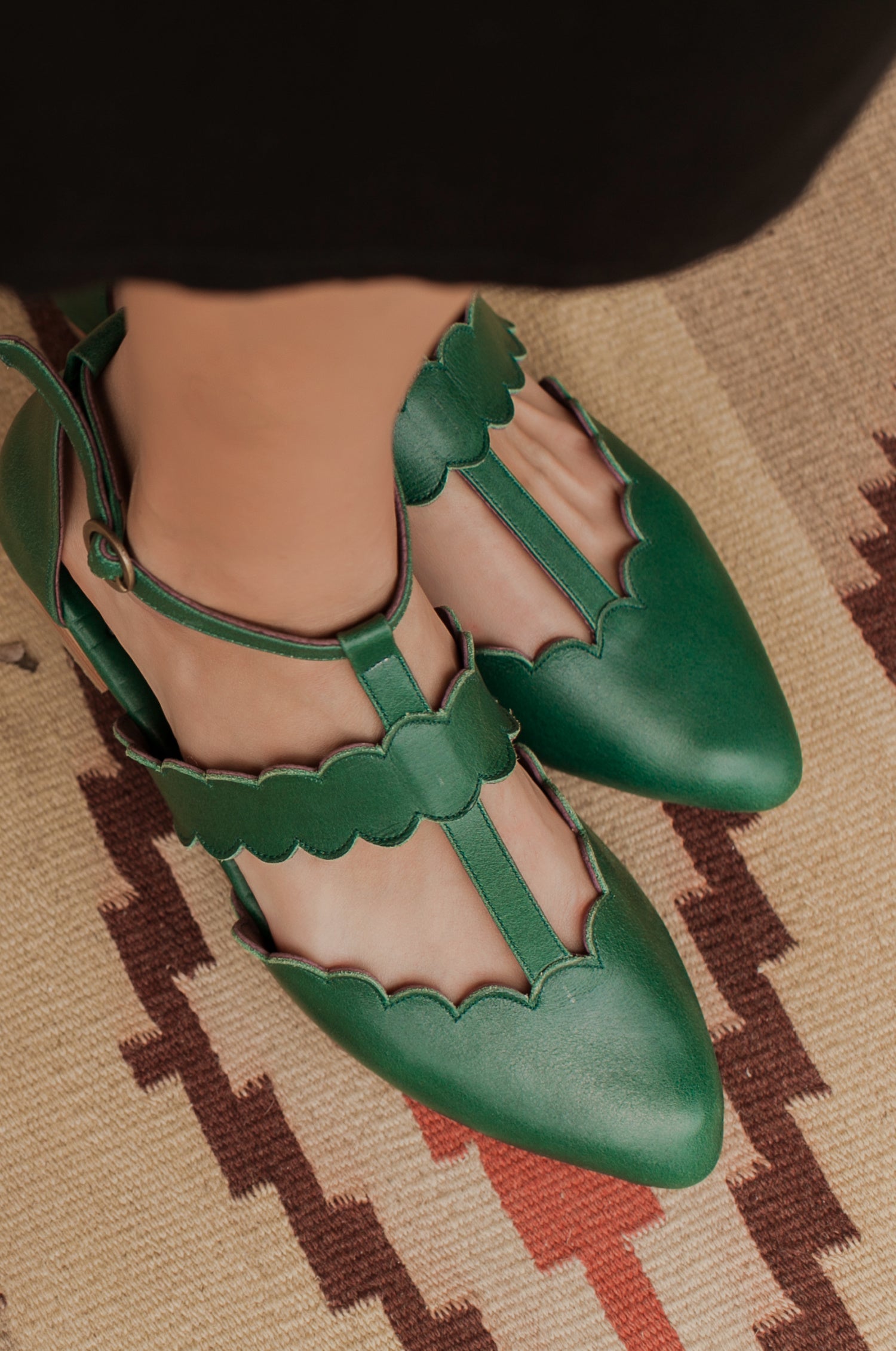 Gardenia Scalloped Pointed Toe Flats-0