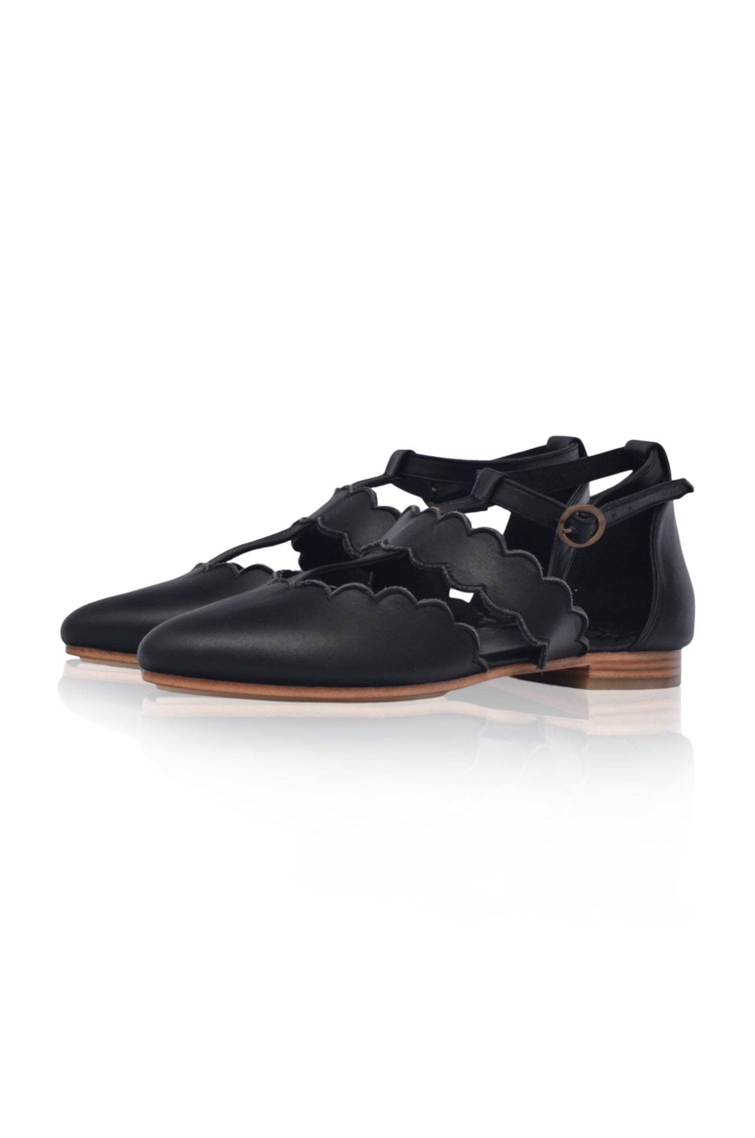 Gardenia Scalloped Pointed Toe Flats-3
