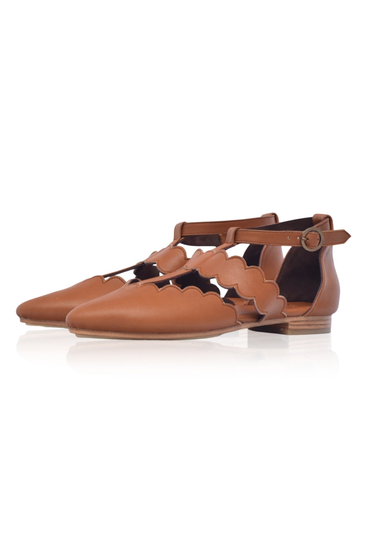 Gardenia Scalloped Pointed Toe Flats-2