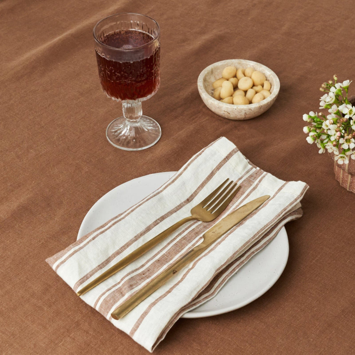 Hazlenut Linen Table Cloth-1