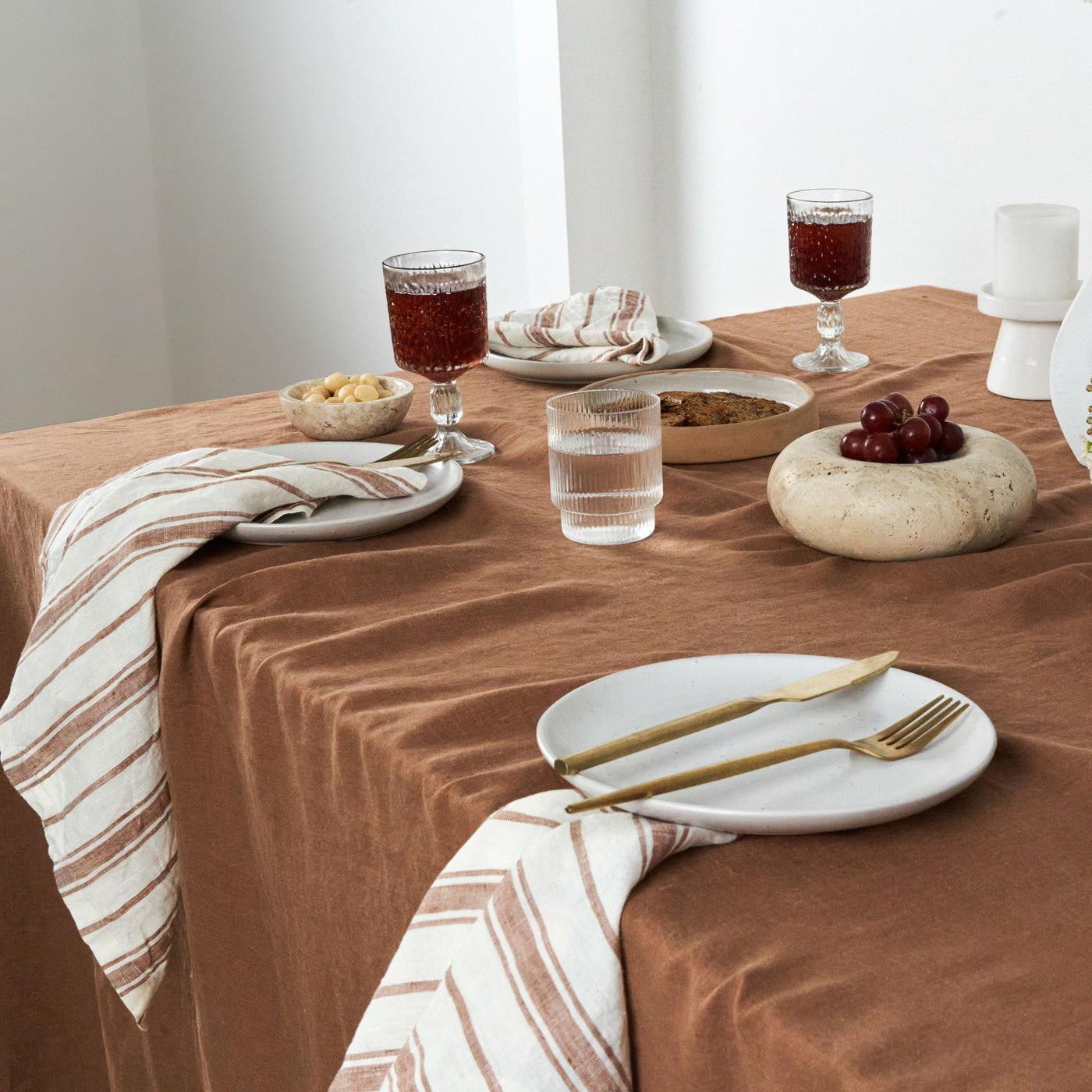 Hazlenut Linen Table Cloth-3
