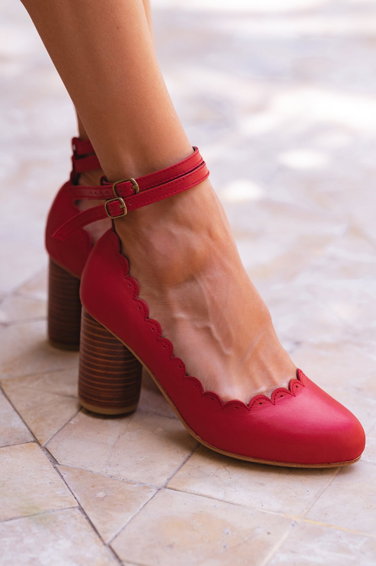 Hermosa Round Heel Leather Pumps-0