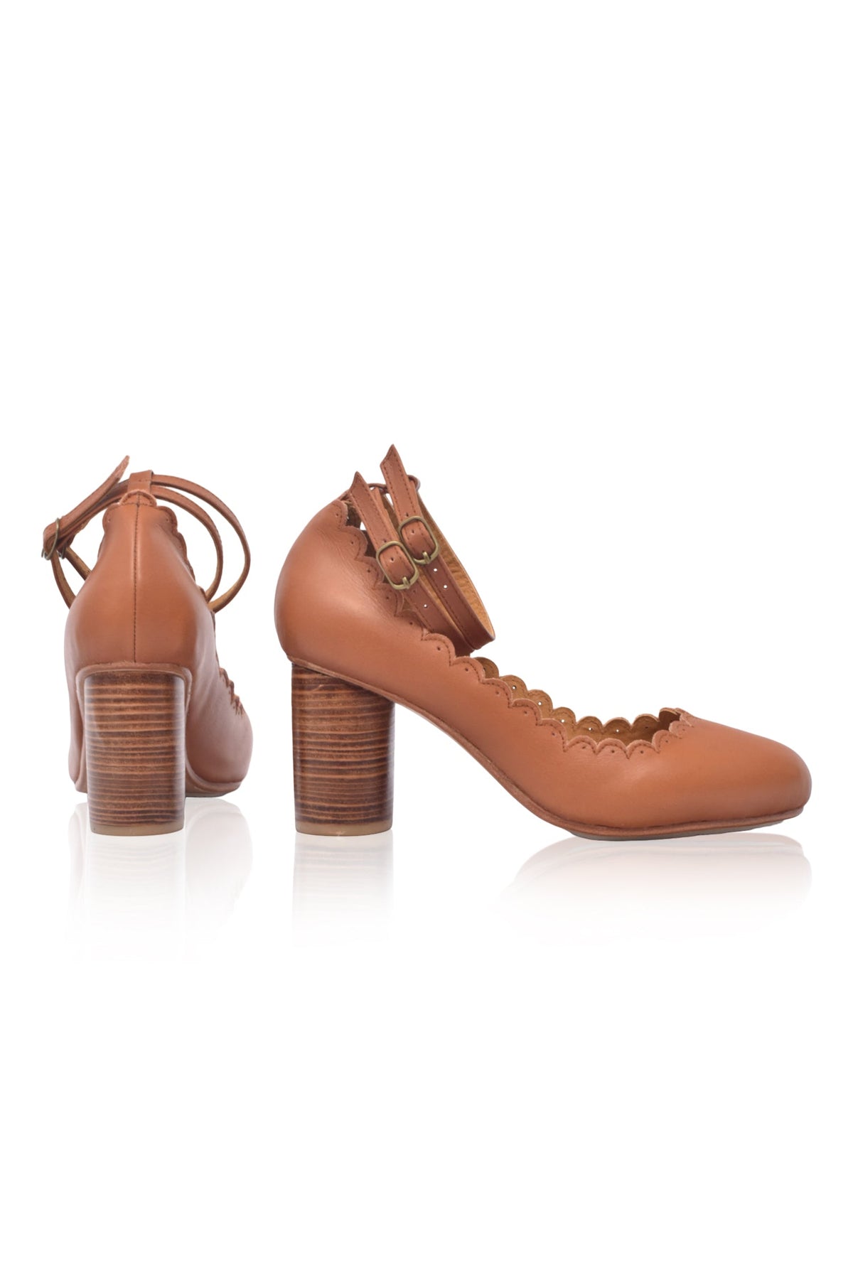 Hermosa Round Heel Leather Pumps-4