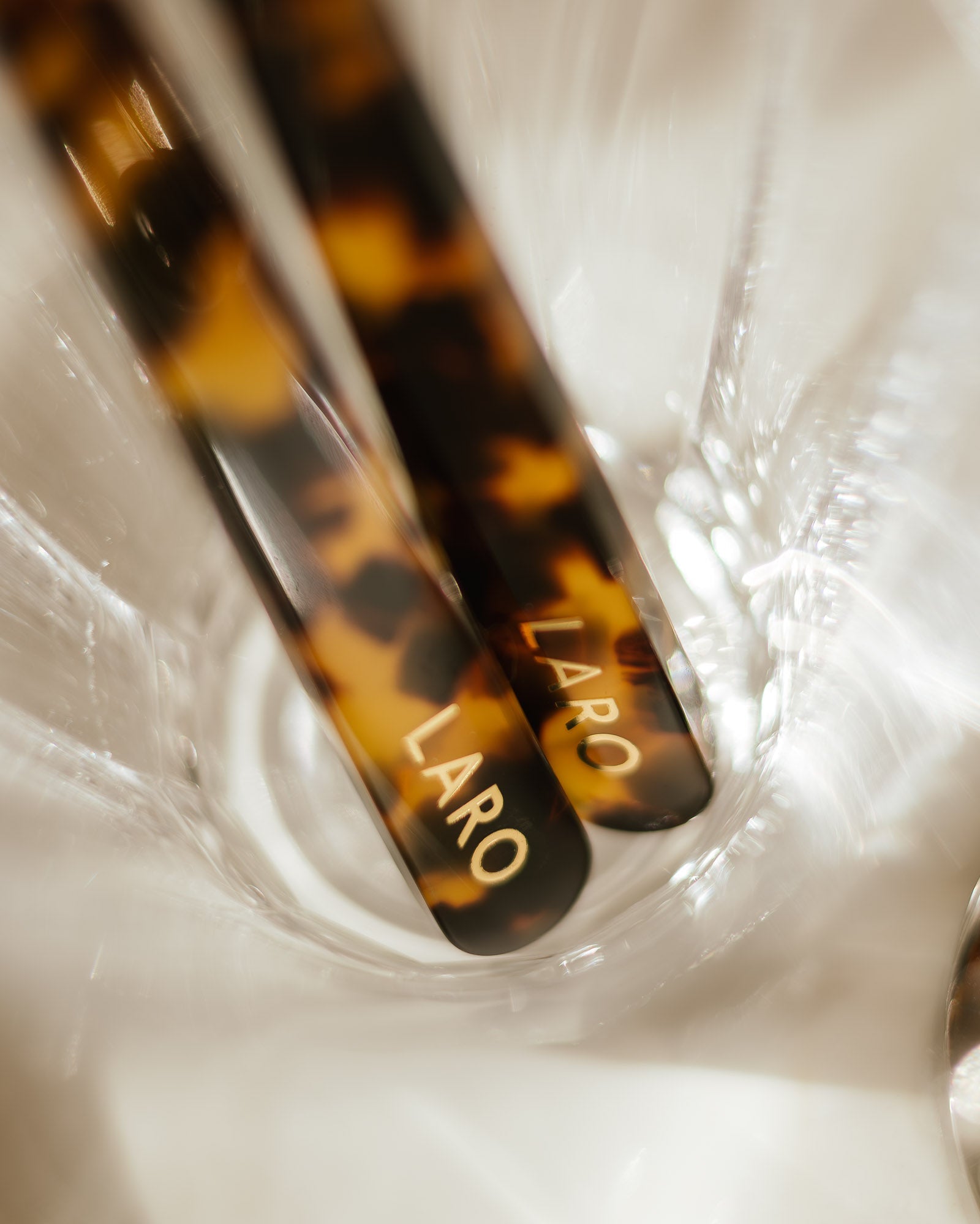 Laro x Koh-I-Noor Signature Toothbrush-3