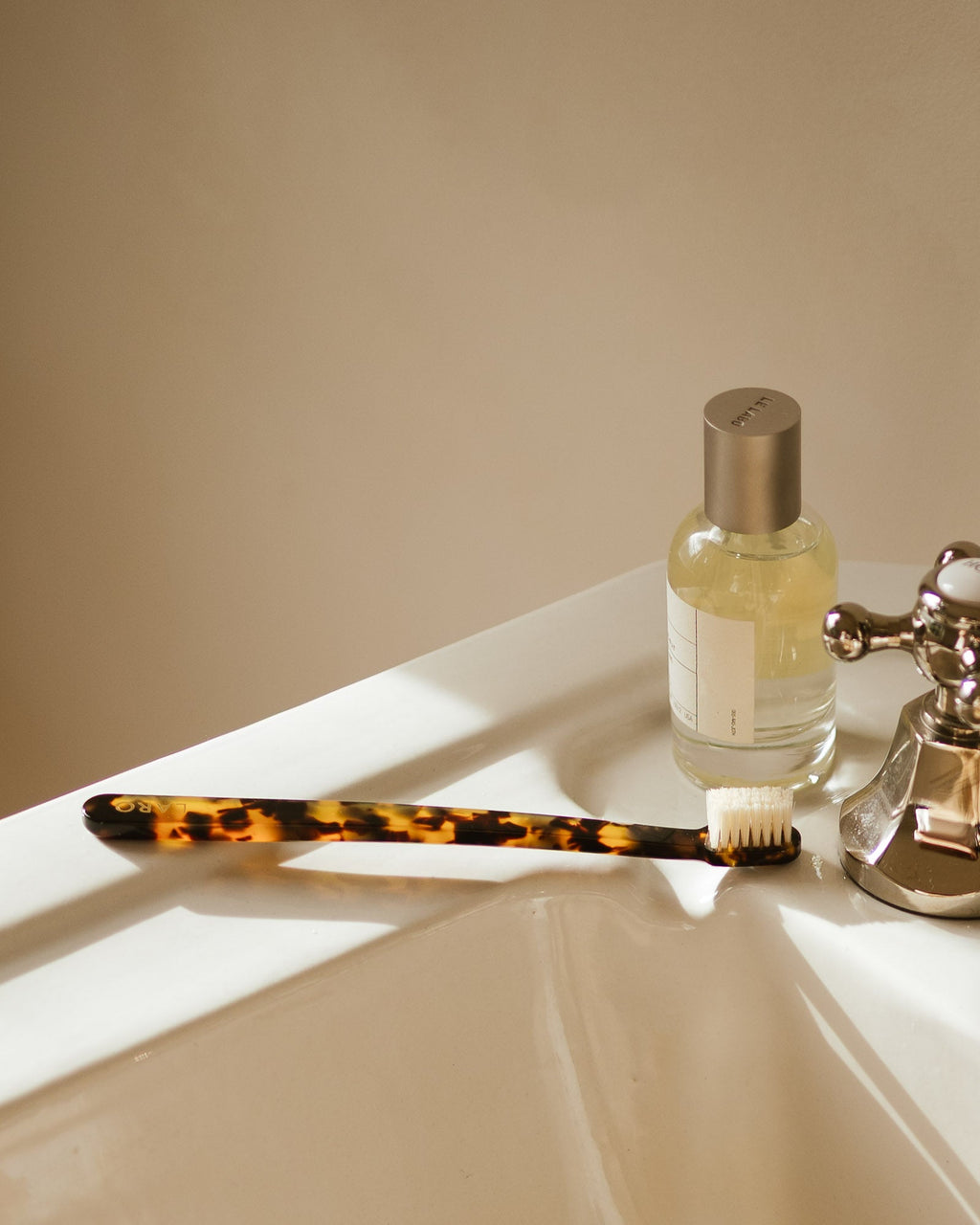 Laro x Koh-I-Noor Signature Toothbrush-2