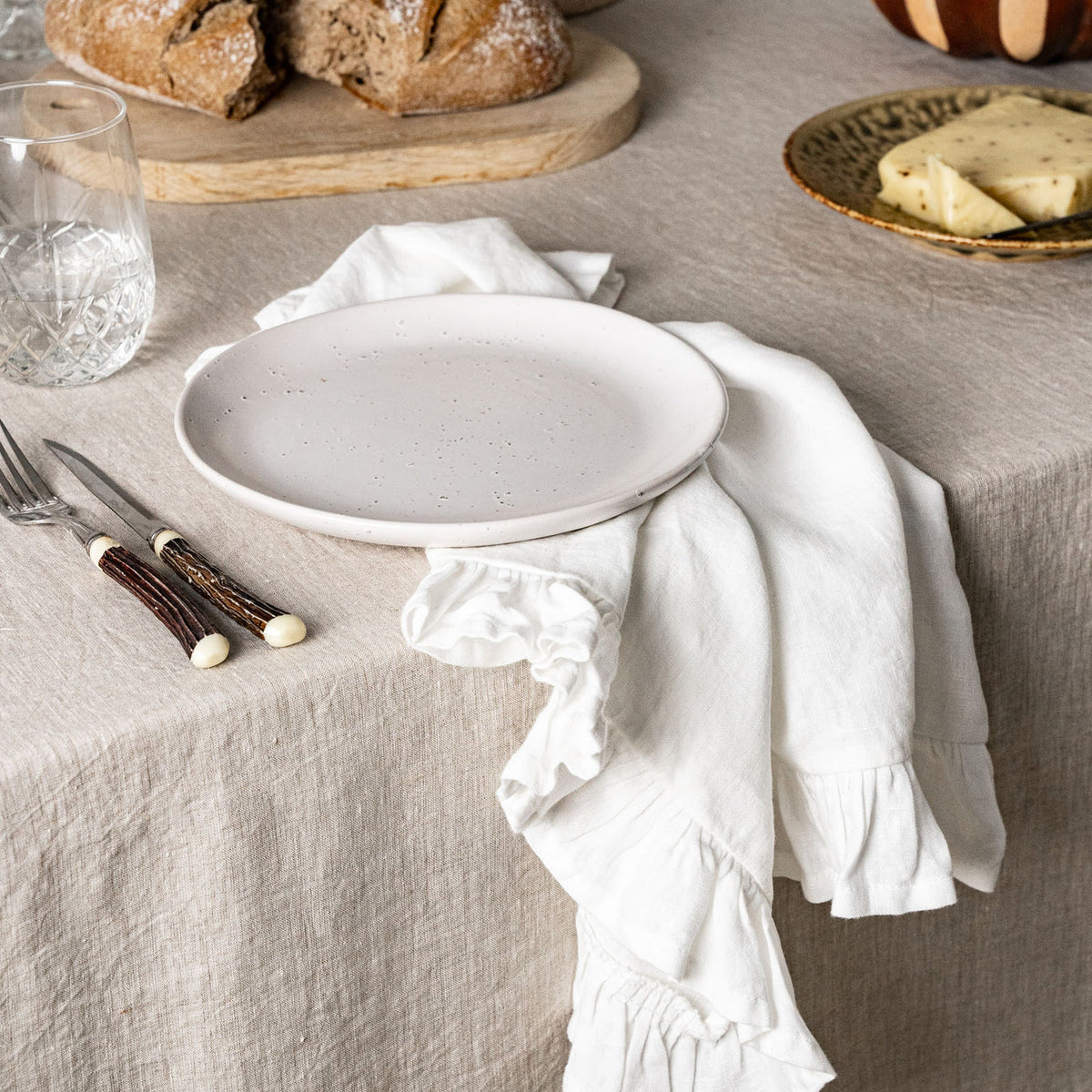White Linen Napkin Set Ruffles-2