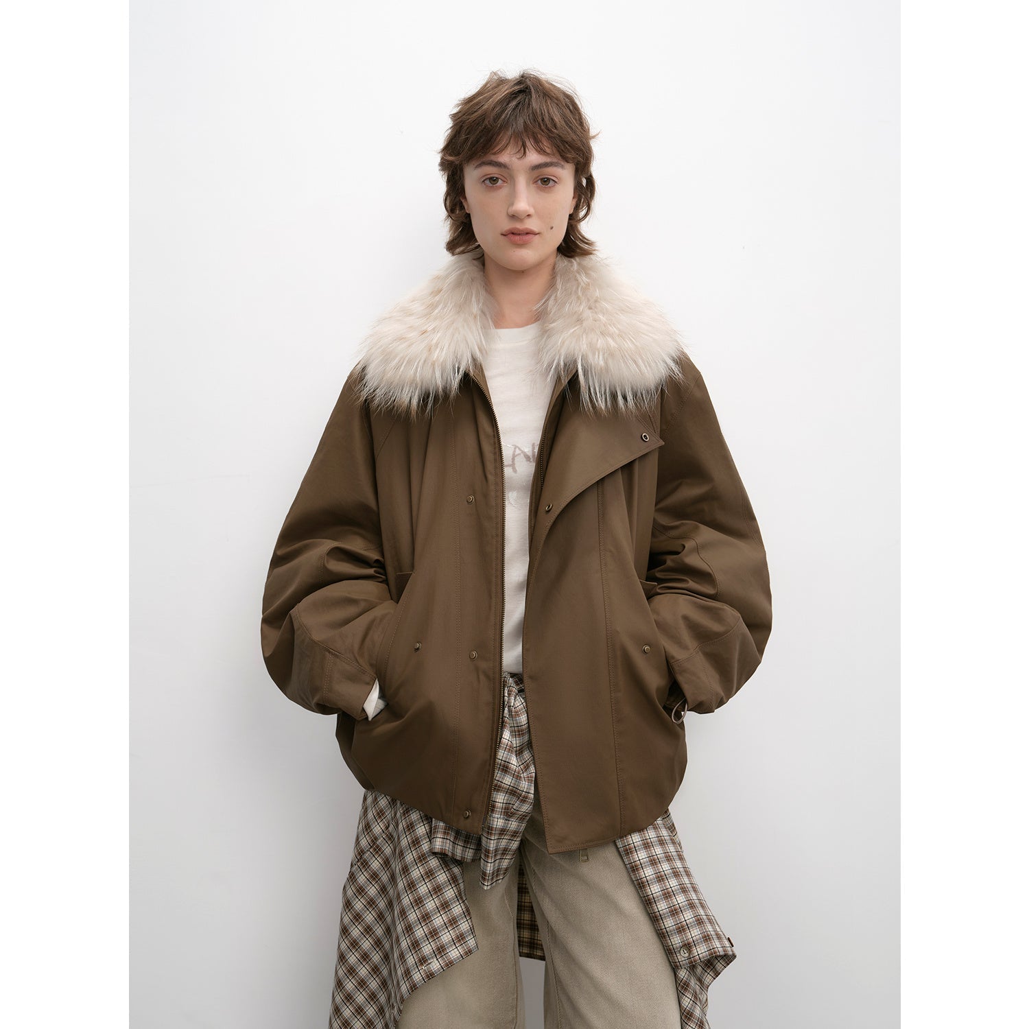 Cutting-edge Style, warm and detachable raccoon fur collar short silhouette down jacket-5