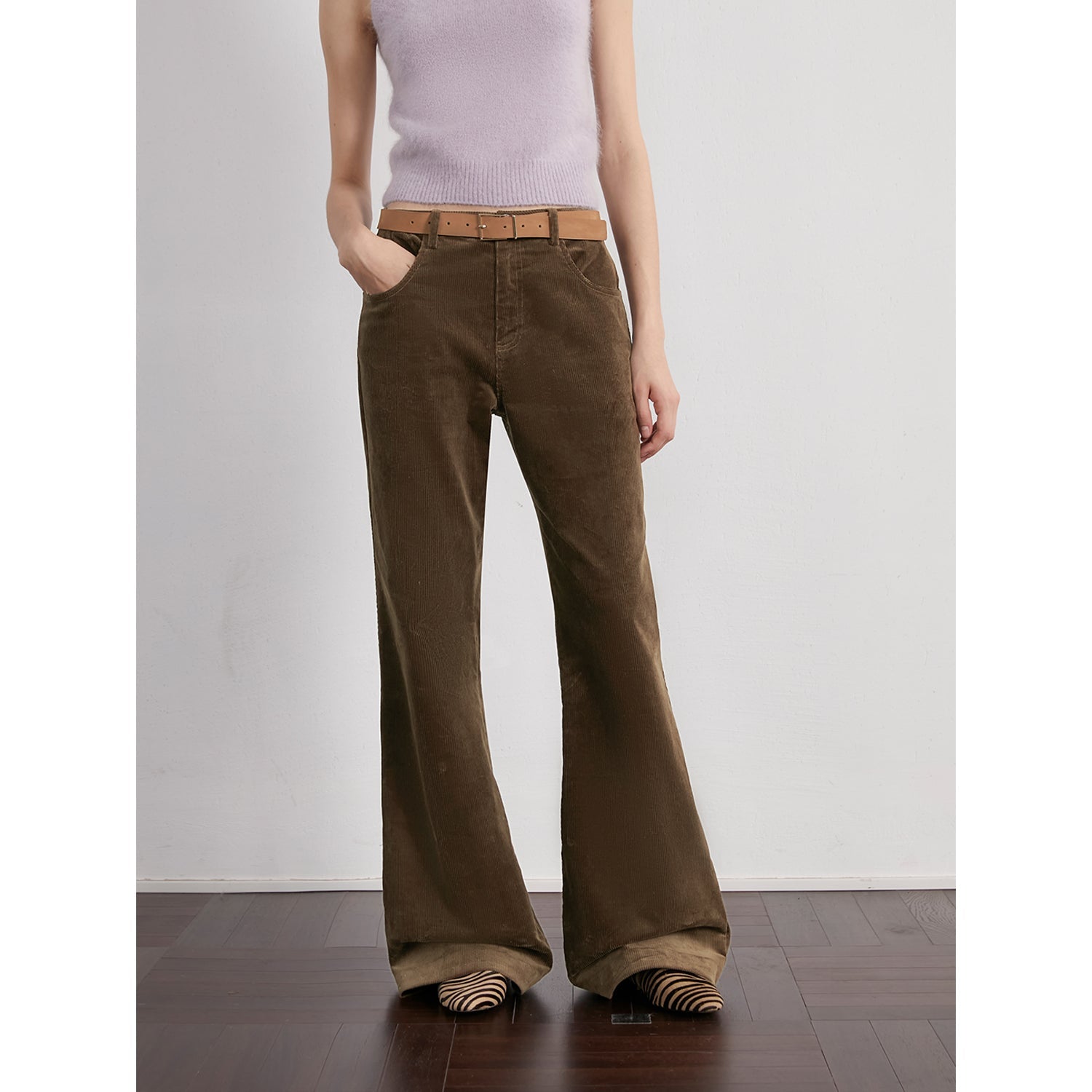 “Seaside Café” Vintage Modern Corduroy Low-Waist Slightly Flared Skinny Pants for Women – Slimming Casual Trousers for Fall and Winter-1