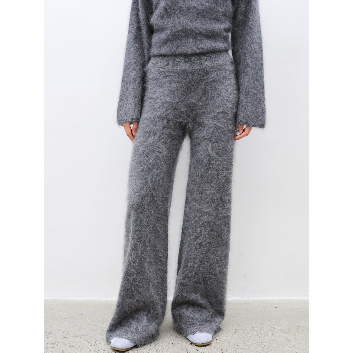 "Half-Ripe Winter" Cashmere Comfortable Loose-Fit Crewneck Sweater and Straight-Leg Knit Pants Set-9
