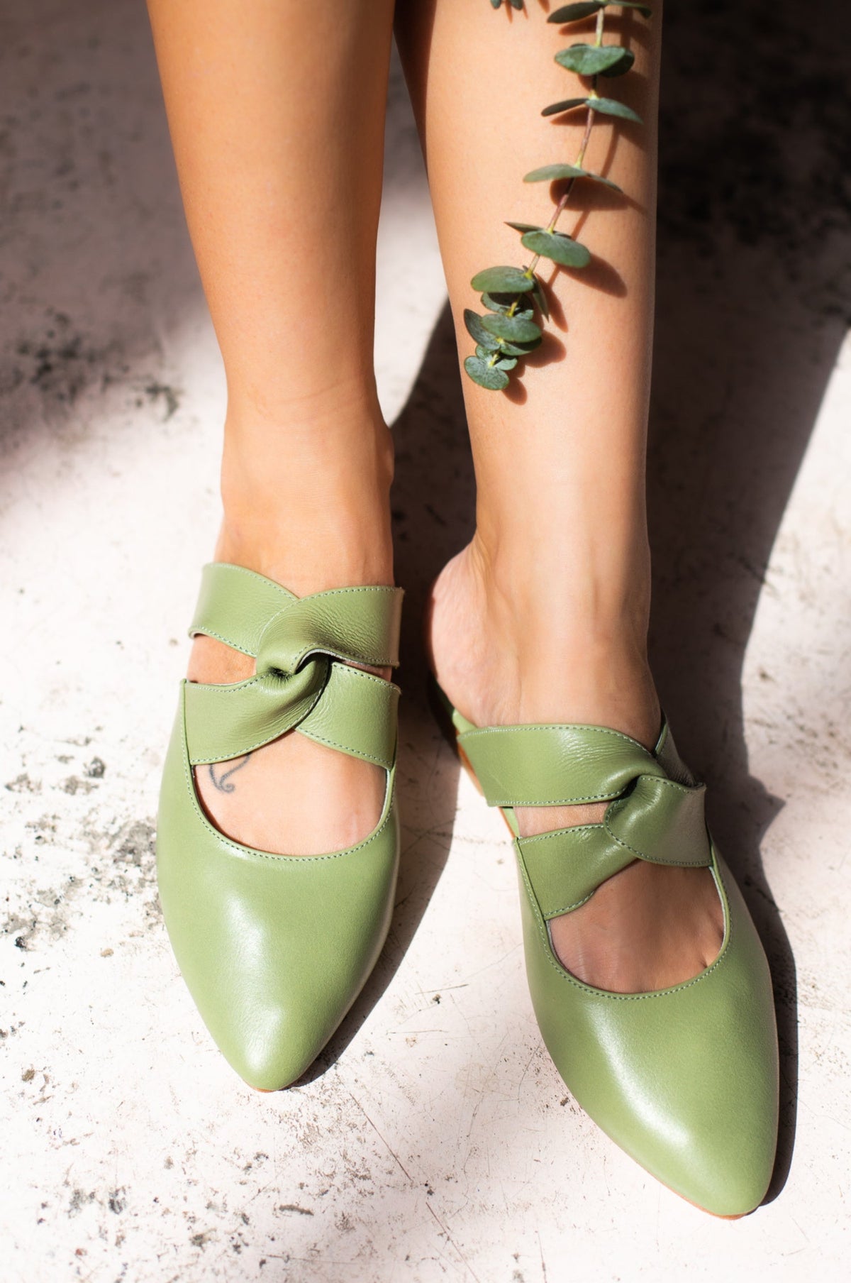 Taj Mahal Pointy Toe Leather Mules-0