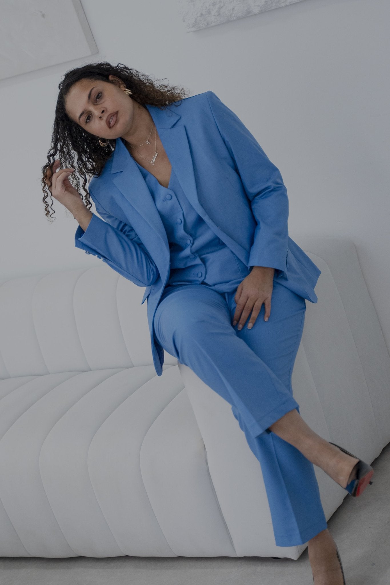 The elegant vivid blue 3-piece pantsuit-3