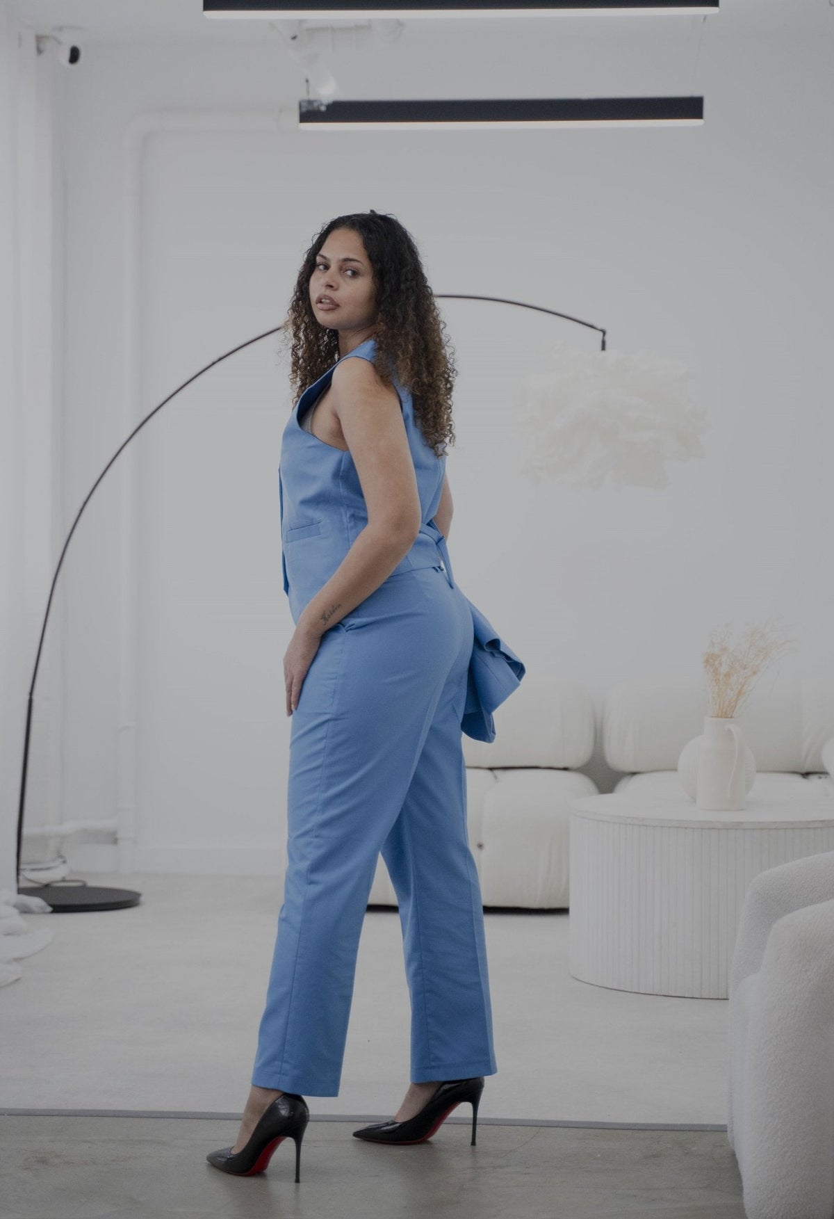 The elegant vivid blue 3-piece pantsuit-4