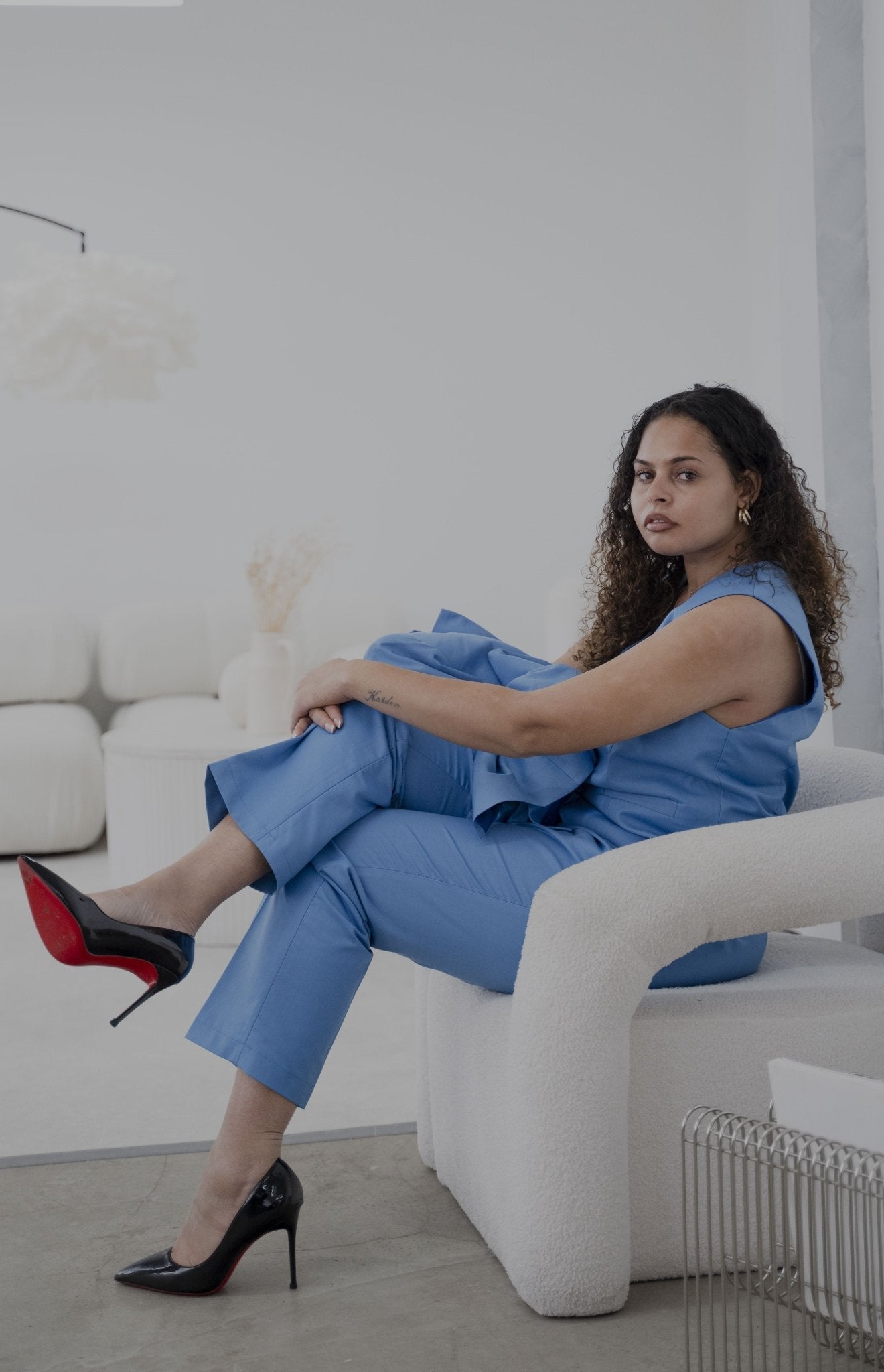 The elegant vivid blue 3-piece pantsuit-1