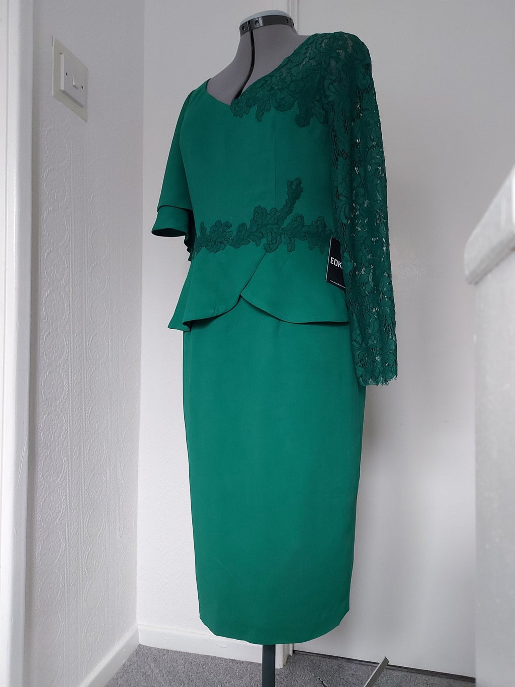 Green Unique Sleeves V-Neck Bride Dress-3