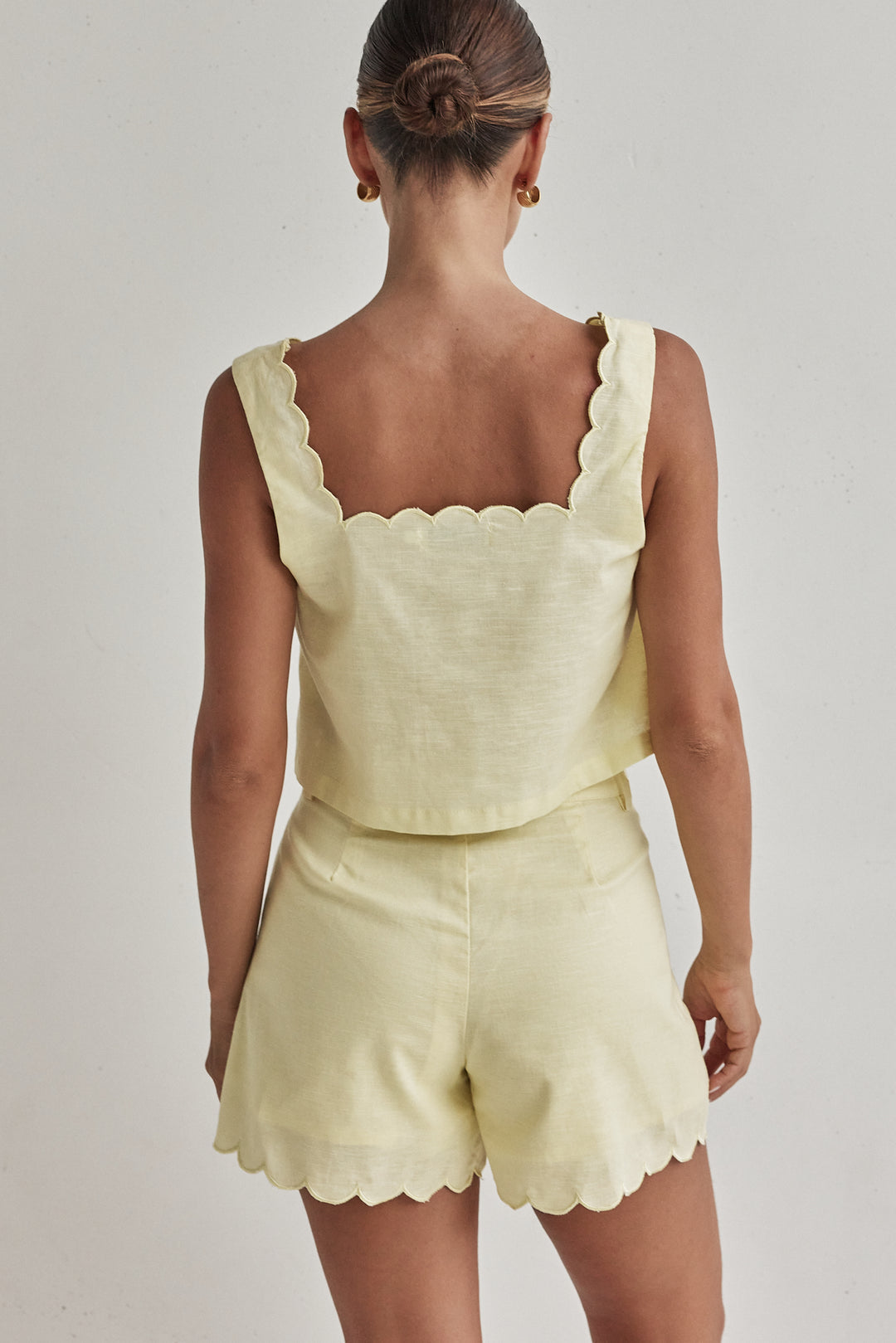 Butter Yellow Linen Shorts – High-Waist with Scalloped Hem-1
